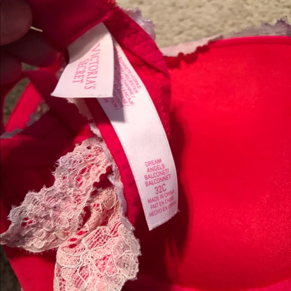 Victoria Secret - Picture 3 of 3